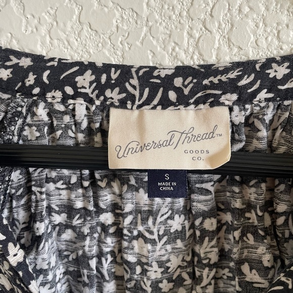 Universal Thread Button Up - Picture 3 of 3